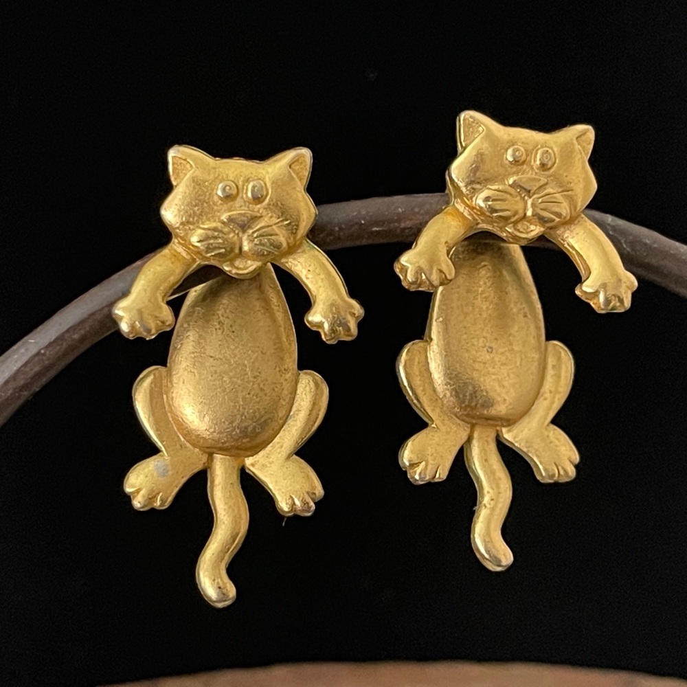 Gold Cat Figurines post earrings.